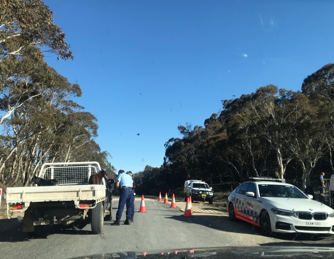 ADF & Police  NSW-VIC Border Checkpoint